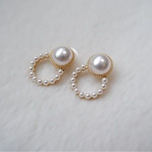 Thalia Pretty Pearl Earrings